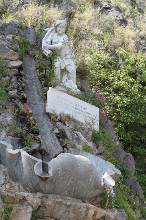 مونريالي Locanda Del Drago المظهر الخارجي الصورة